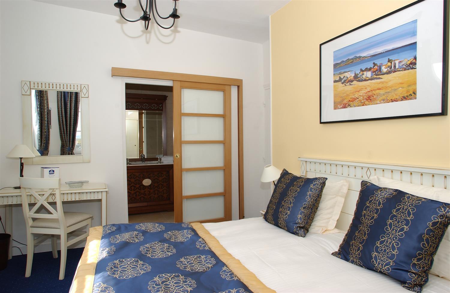 Best Western Le Cheval Blanc -Vue Sur Le Port-Plein Centre Ville Онфльор Екстериор снимка