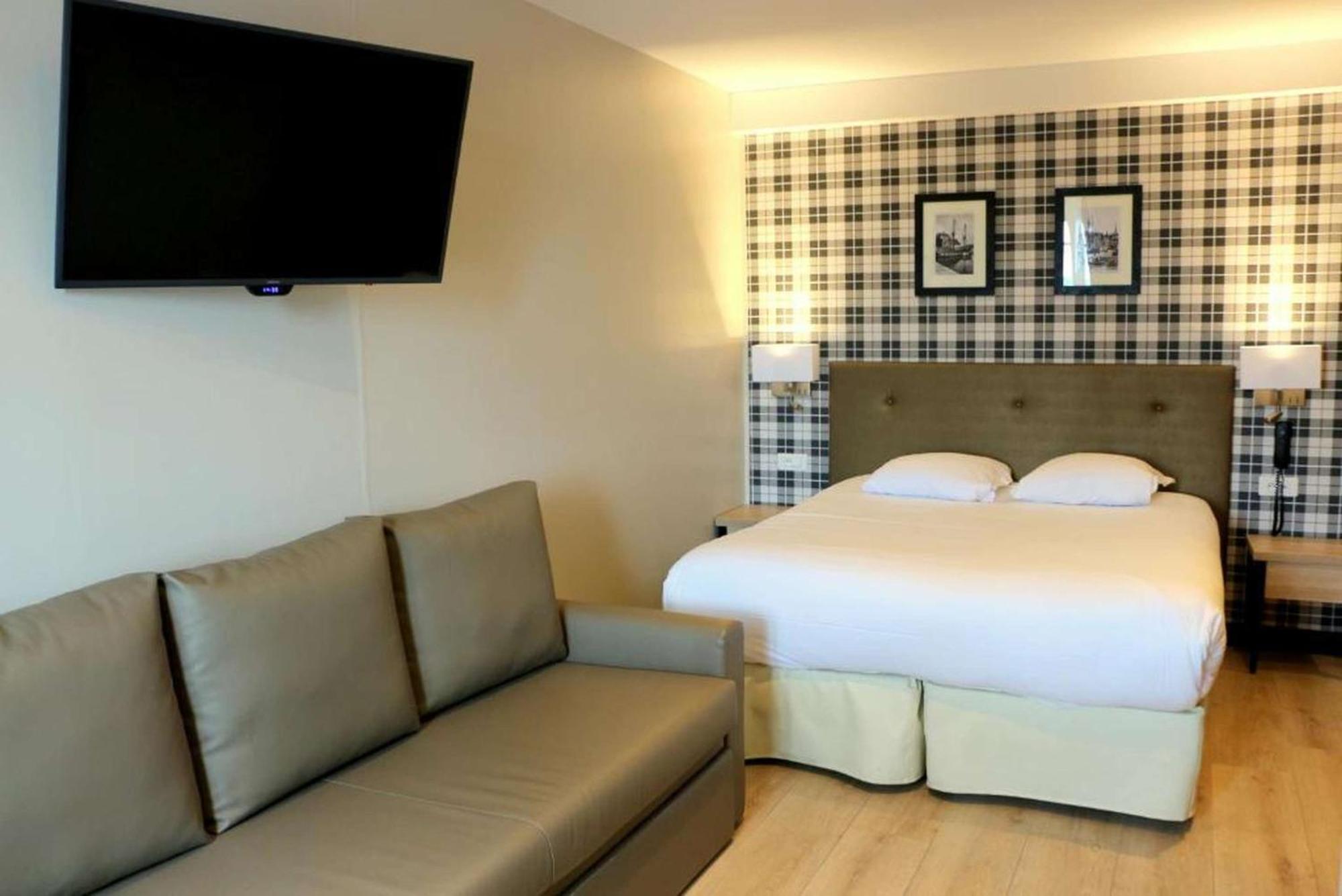 Best Western Le Cheval Blanc -Vue Sur Le Port-Plein Centre Ville Онфльор Екстериор снимка