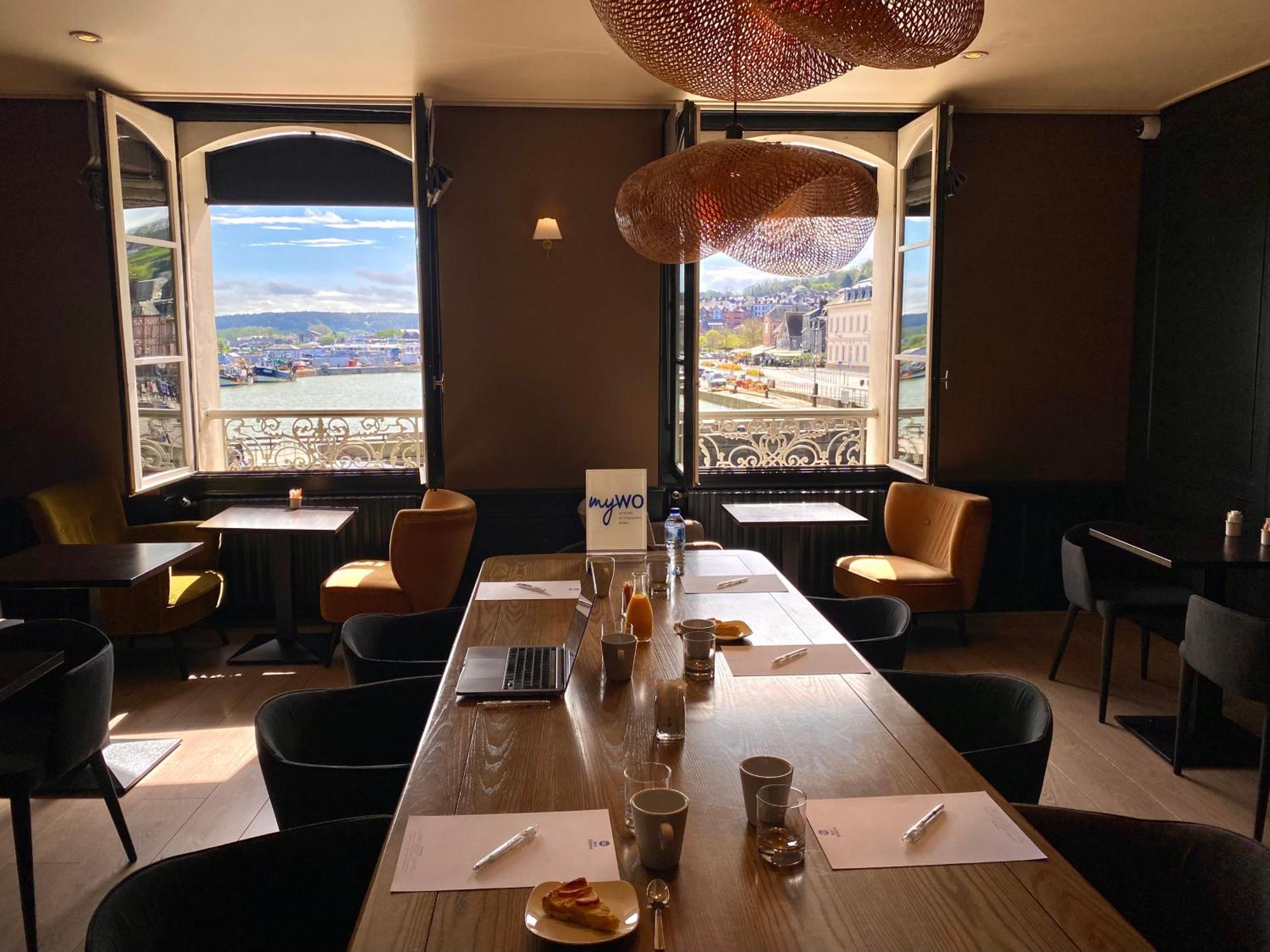 Best Western Le Cheval Blanc -Vue Sur Le Port-Plein Centre Ville Онфльор Екстериор снимка