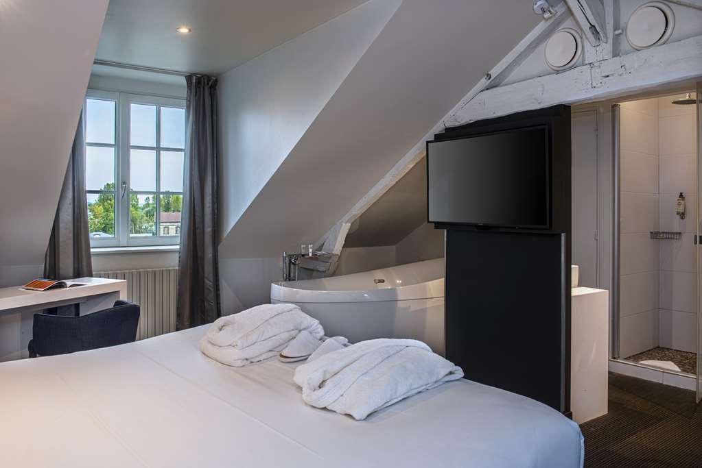 Best Western Le Cheval Blanc -Vue Sur Le Port-Plein Centre Ville Онфльор Стая снимка