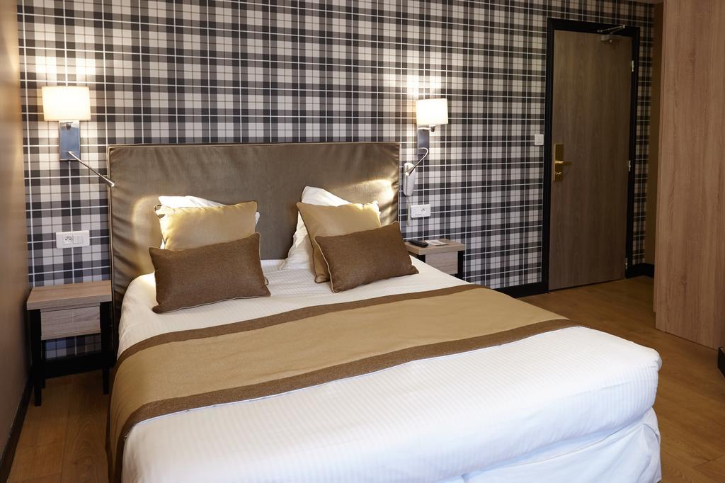 Best Western Le Cheval Blanc -Vue Sur Le Port-Plein Centre Ville Онфльор Екстериор снимка